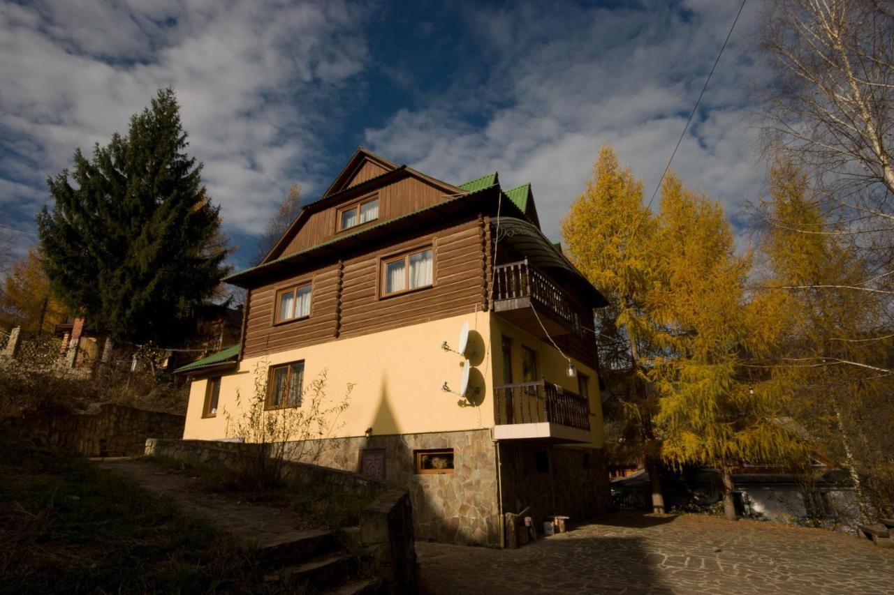 Hotel Na Velykim Jaremče Esterno foto