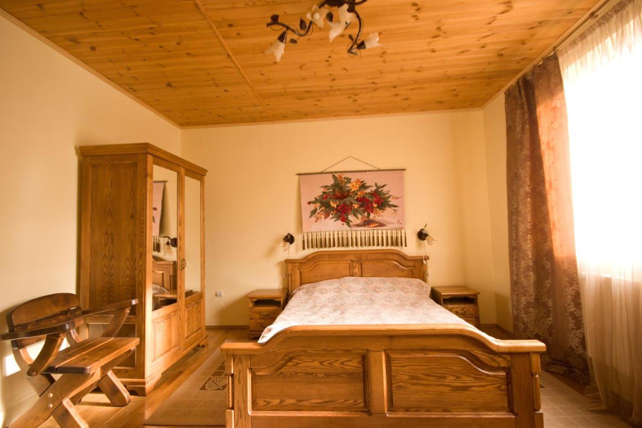 Hotel Na Velykim Jaremče Esterno foto