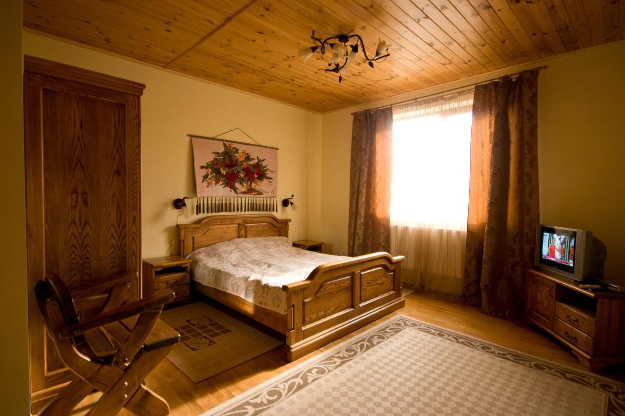 Hotel Na Velykim Jaremče Esterno foto