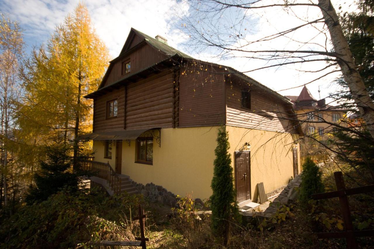 Hotel Na Velykim Jaremče Esterno foto