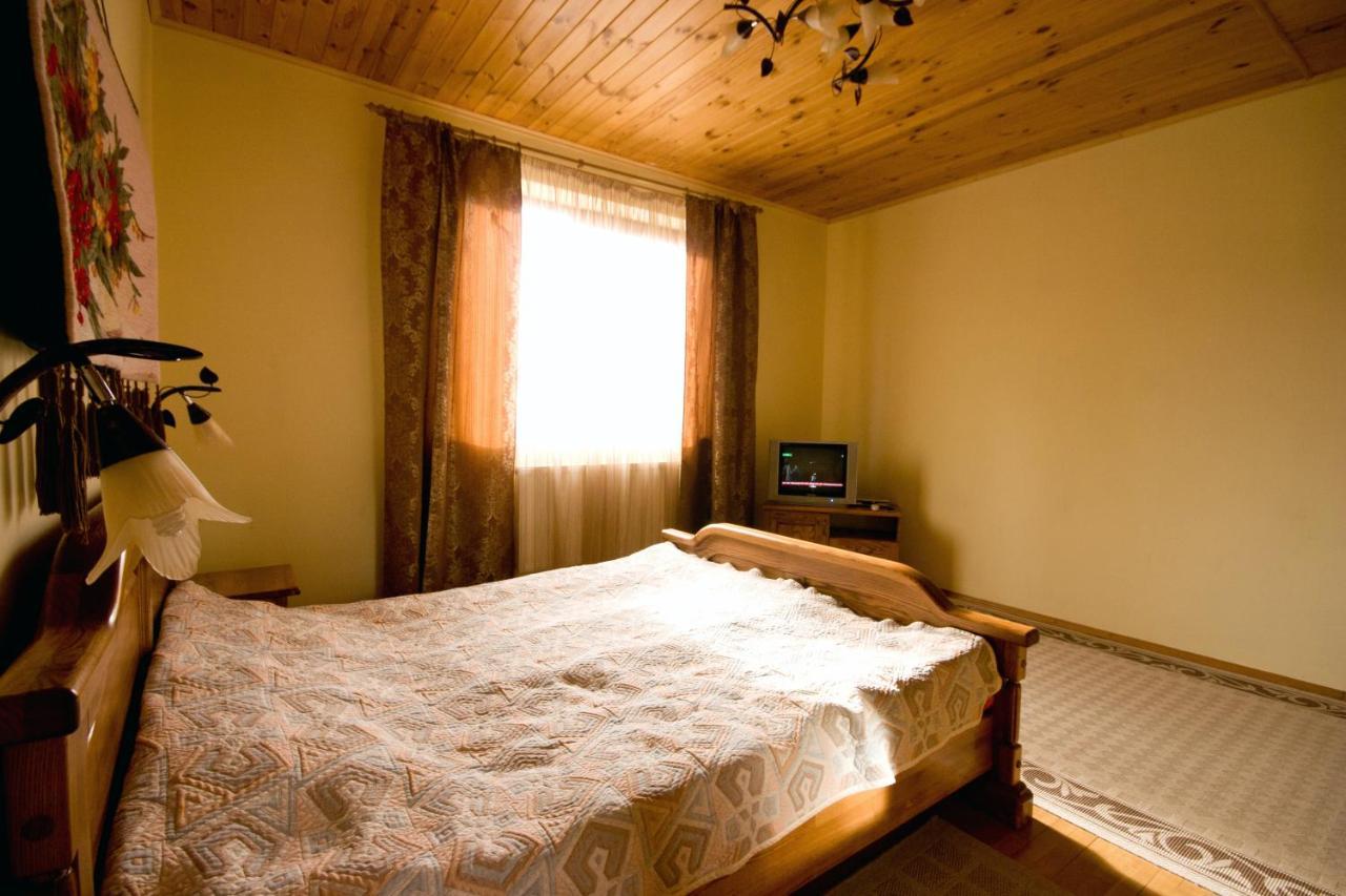 Hotel Na Velykim Jaremče Esterno foto