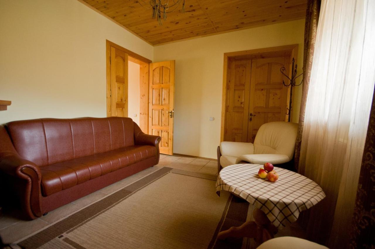 Hotel Na Velykim Jaremče Esterno foto